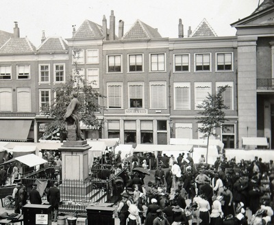 Eerste sociëteit van Amicitia aan de Beurs